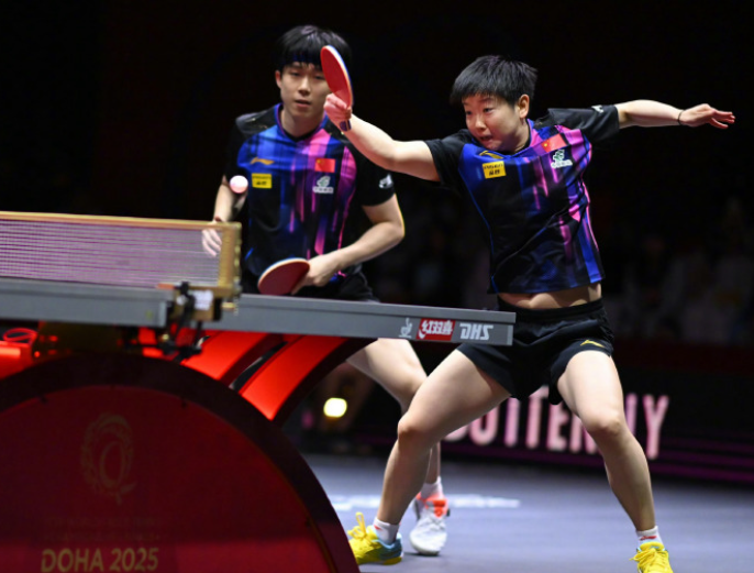 🏓世乒赛混双决赛:王楚钦/孙颖莎3-1胜日本组合吉村真晴/大藤沙月,成功夺冠