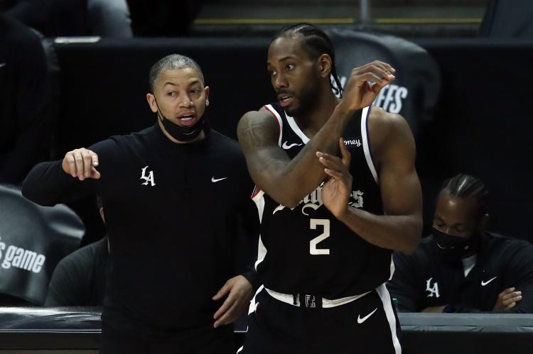 开云下载-泰伦-卢：我给小卡展示乔丹&amp;amp;科比的脚步 他真的学进去了