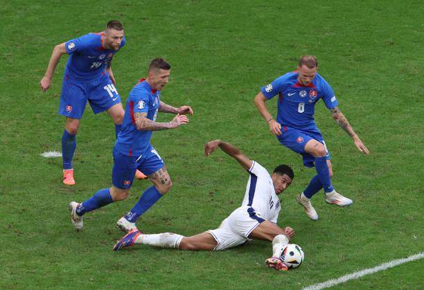 开云App-将绝杀DNA带到国家队！英格兰绝境还得看贝皇