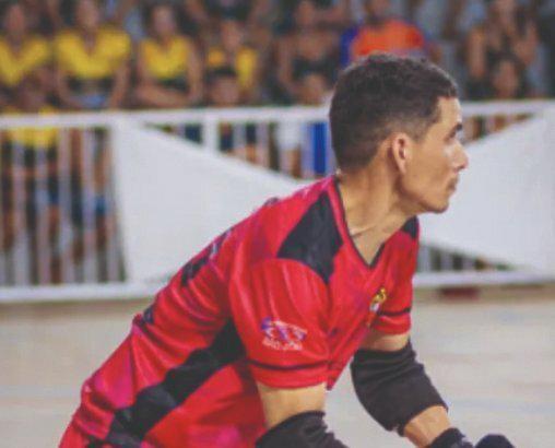 开云App-悲剧！31岁巴西门将用胸口扑出点球，庆祝8秒突然倒下，不幸去世