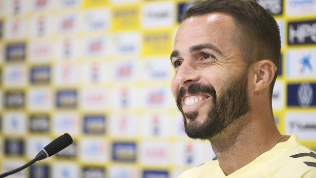 时隔217天！前西甲名将宣布复出：3年2次对抗癌症 全队祝贺