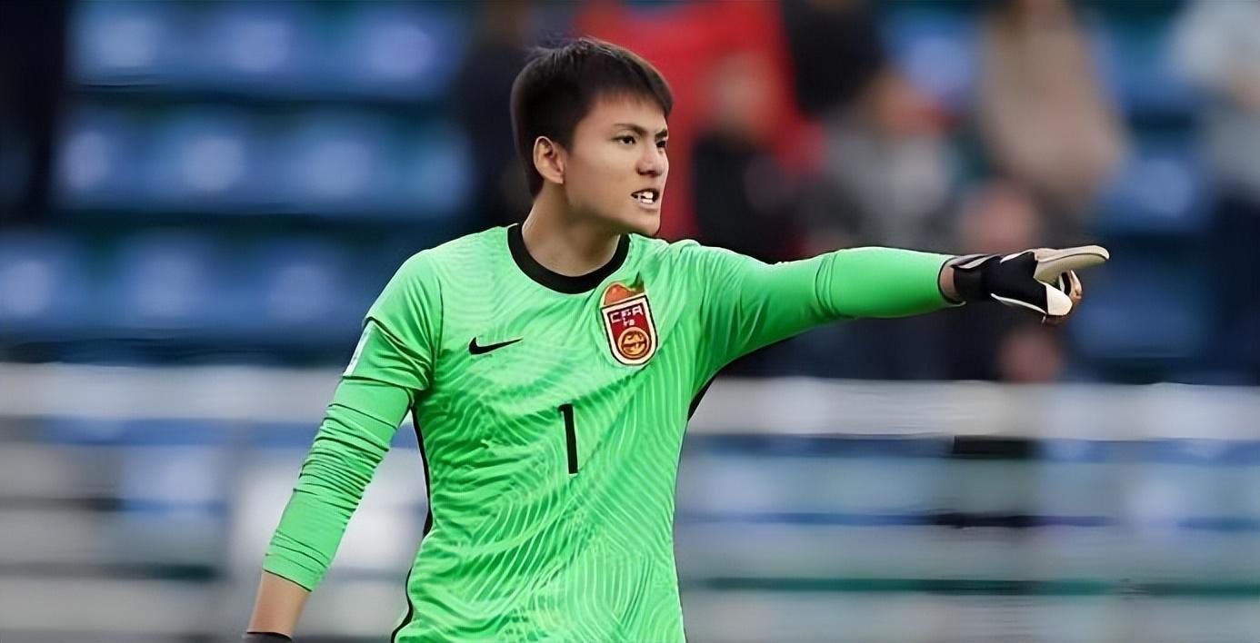 开云平台-意外！青岛西海岸三大新星为何徐彬和杨希已离队，李昊却坚持留队